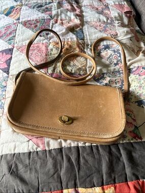 Vintage Coach Dinky Bag